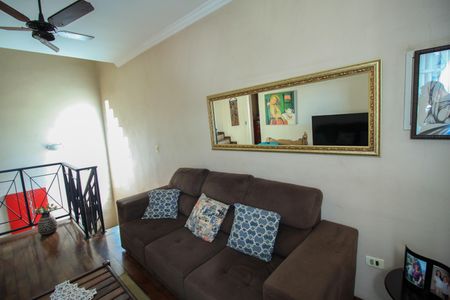 Casa à venda com 360m², 3 quartos e 6 vagas Casa à venda com 360m², 3 quartos e 6 vagasSala de TV