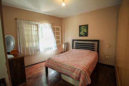Casa à venda com 360m², 3 quartos e 6 vagas Casa à venda com 360m², 3 quartos e 6 vagasSuíte