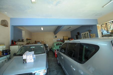 Casa à venda com 360m², 3 quartos e 6 vagas Casa à venda com 360m², 3 quartos e 6 vagasGaragem