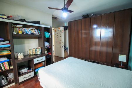 Casa à venda com 360m², 3 quartos e 6 vagas Casa à venda com 360m², 3 quartos e 6 vagasQuarto 2