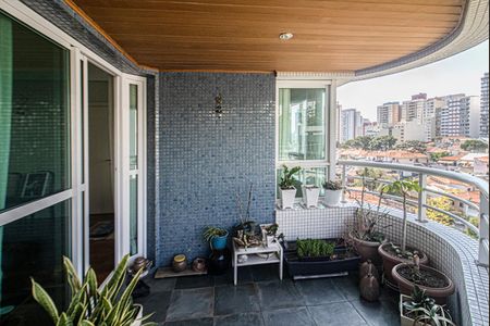 Apartamento à venda com 123m², 2 quartos e 3 vagas Apartamento à venda com 123m², 2 quartos e 3 vagasSacada