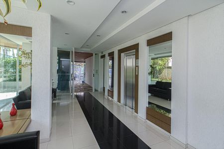 Apartamento à venda com 123m², 2 quartos e 3 vagas Apartamento à venda com 123m², 2 quartos e 3 vagasÁrea comum