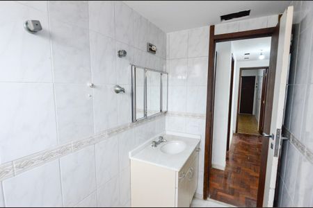 Apartamento à venda com 125m², 4 quartos e 2 vagas Apartamento à venda com 125m², 4 quartos e 2 vagasBanheiro Social