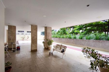 Apartamento à venda com 125m², 4 quartos e 2 vagas Apartamento à venda com 125m², 4 quartos e 2 vagasÁrea comum - Playground