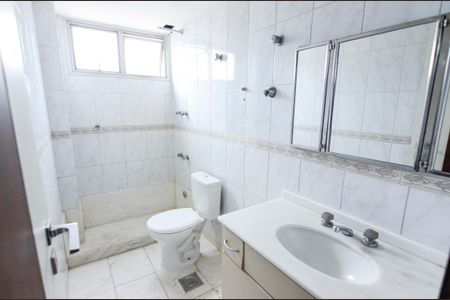 Apartamento à venda com 125m², 4 quartos e 2 vagas Apartamento à venda com 125m², 4 quartos e 2 vagasBanheiro Social