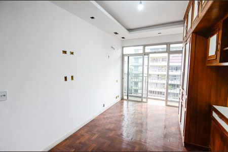 Apartamento à venda com 125m², 4 quartos e 2 vagas Apartamento à venda com 125m², 4 quartos e 2 vagasSuíte
