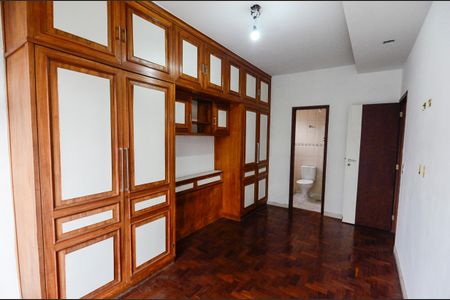 Apartamento à venda com 125m², 4 quartos e 2 vagas Apartamento à venda com 125m², 4 quartos e 2 vagasSuíte