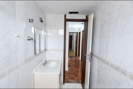 Apartamento à venda com 125m², 4 quartos e 2 vagas Apartamento à venda com 125m², 4 quartos e 2 vagasBanheiro Social