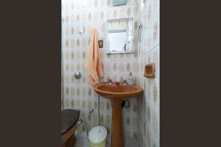 Casa à venda com 231m², 4 quartos e 4 vagas Casa à venda com 231m², 4 quartos e 4 vagasBanheiro da suíte 2