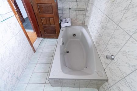 Casa à venda com 231m², 4 quartos e 4 vagas Casa à venda com 231m², 4 quartos e 4 vagasBanheiro da suíte 3