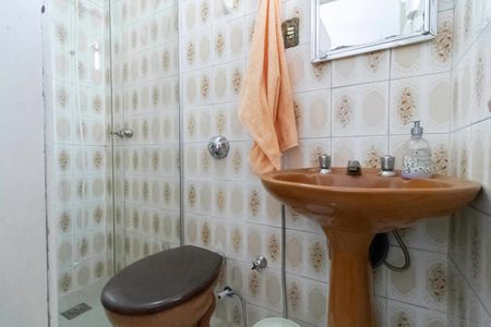 Casa à venda com 231m², 4 quartos e 4 vagas Casa à venda com 231m², 4 quartos e 4 vagasBanheiro da suíte 2