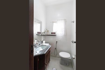 Casa à venda com 231m², 4 quartos e 4 vagas Casa à venda com 231m², 4 quartos e 4 vagasLavabo