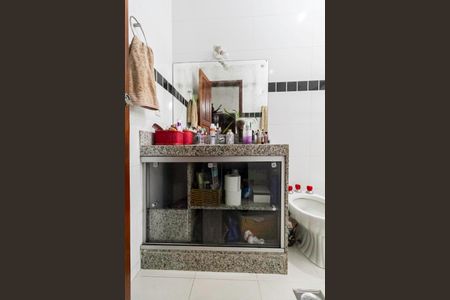 Casa à venda com 231m², 4 quartos e 4 vagas Casa à venda com 231m², 4 quartos e 4 vagasBanheiro da suíte