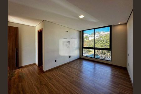 Casa à venda com 458m², 4 quartos e 4 vagas