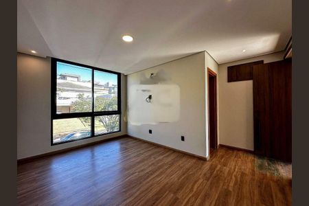 Casa à venda com 458m², 4 quartos e 4 vagas