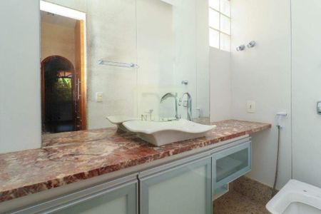 Casa à venda com 300m², 3 quartos e 4 vagas