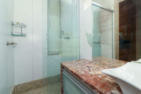 Casa à venda com 300m², 3 quartos e 4 vagas