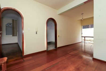 Casa à venda com 300m², 3 quartos e 4 vagas