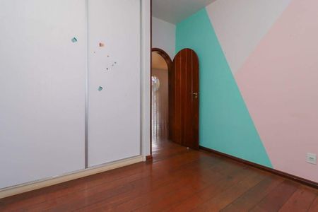 Casa à venda com 300m², 3 quartos e 4 vagas