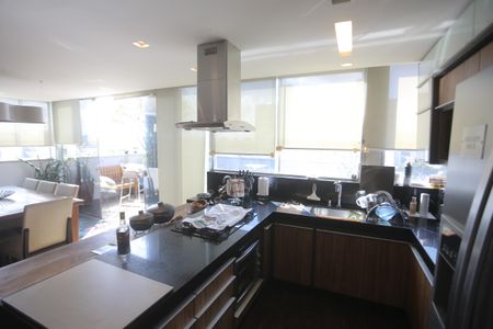 Apartamento à venda com 130m², 2 quartos e 3 vagasCozinha