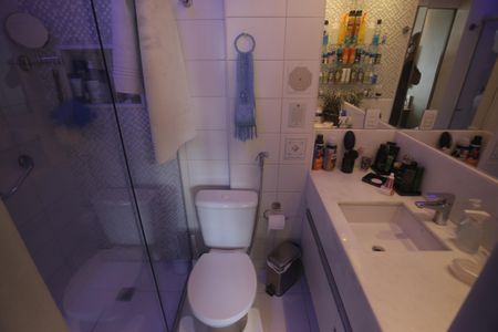 Apartamento à venda com 130m², 2 quartos e 3 vagasBanheiro da Suíte 2