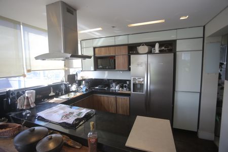 Apartamento à venda com 130m², 2 quartos e 3 vagasCozinha