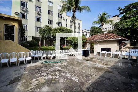 Apartamento à venda com 65m², 2 quartos e sem vagaÁrea comum