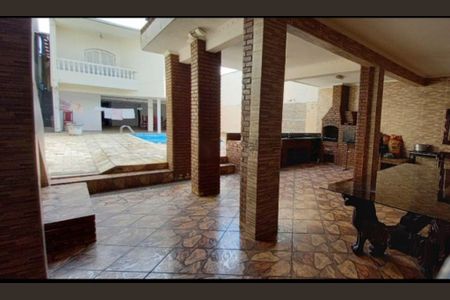 Casa à venda com 300m², 3 quartos e 6 vagas