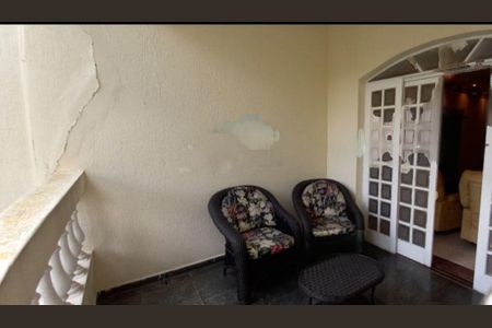 Casa à venda com 300m², 3 quartos e 6 vagas