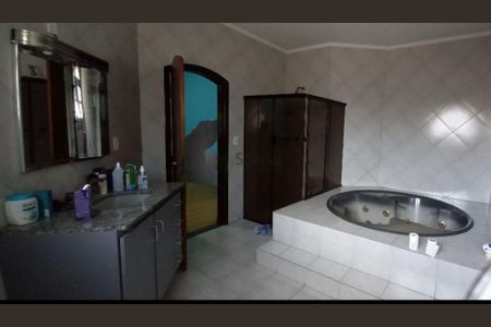 Casa à venda com 300m², 3 quartos e 6 vagas