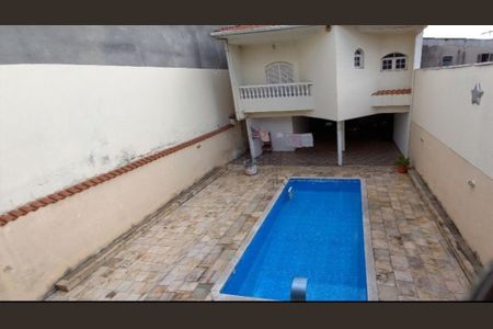 Casa à venda com 300m², 3 quartos e 6 vagas