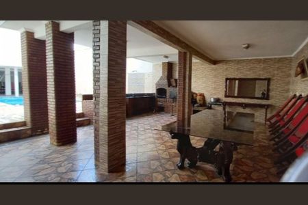 Casa à venda com 300m², 3 quartos e 6 vagas
