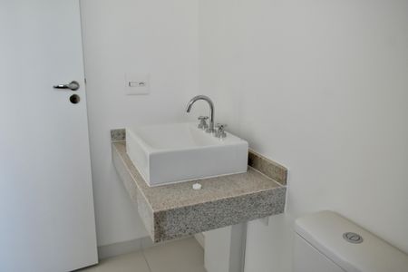 Apartamento à venda com 147m², 4 quartos e 2 vagas Apartamento à venda com 147m², 4 quartos e 2 vagasBanheiro da Suíte 1