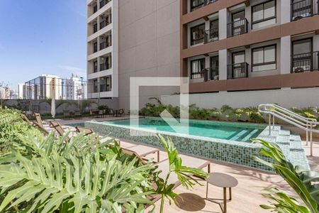 Apartamento à venda com 147m², 4 quartos e 2 vagas Apartamento à venda com 147m², 4 quartos e 2 vagasÁrea comum - Piscina