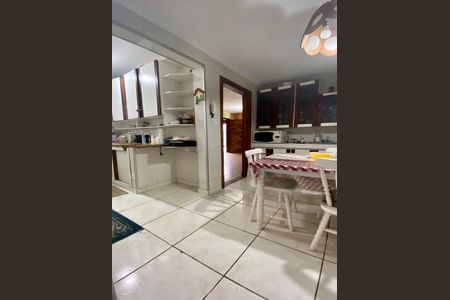 Casa à venda com 140m², 3 quartos e 1 vaga