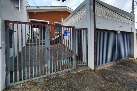 Casa à venda com 295m², 3 quartos e 2 vagas Casa à venda com 295m², 3 quartos e 2 vagasFachada