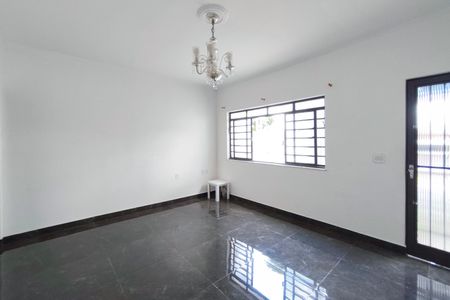 Casa à venda com 295m², 3 quartos e 2 vagas Casa à venda com 295m², 3 quartos e 2 vagasSala de Estar