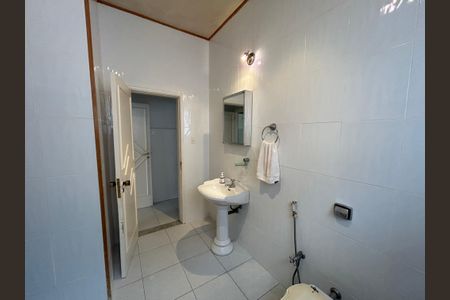 Casa à venda com 480m², 4 quartos e 4 vagasBanheiro 1