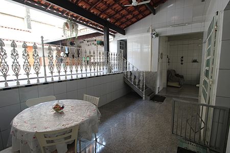 Casa à venda com 480m², 4 quartos e 4 vagasVaranda