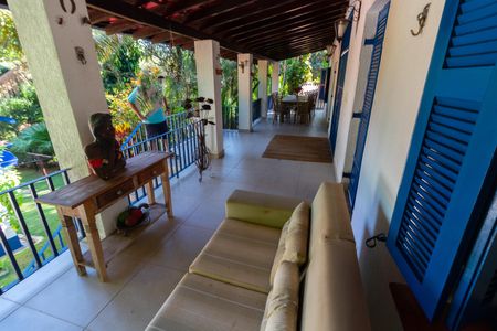 Casa à venda com 5000m², 4 quartos e 10 vagas Casa à venda com 5000m², 4 quartos e 10 vagasVaranda