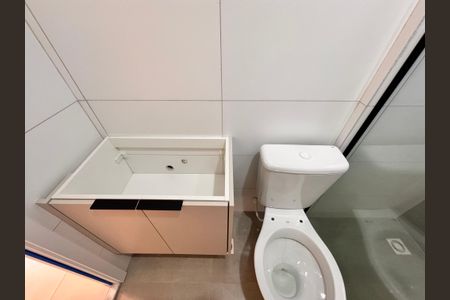 Apartamento à venda com 57m², 2 quartos e 1 vaga Apartamento à venda com 57m², 2 quartos e 1 vagaBanheiro da suíte