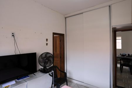 Casa à venda com 280m², 4 quartos e 3 vagas Casa à venda com 280m², 4 quartos e 3 vagasSuíte