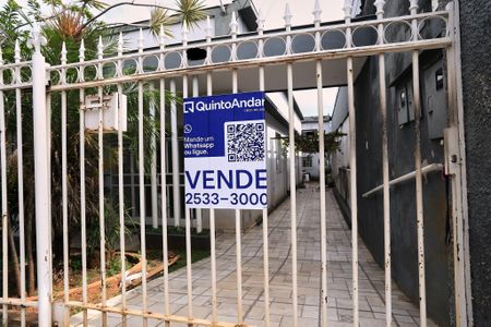 Casa à venda com 280m², 4 quartos e 3 vagas Casa à venda com 280m², 4 quartos e 3 vagasPlaca
