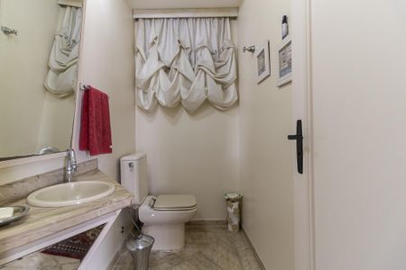 Apartamento à venda com 354m², 4 quartos e 4 vagas Apartamento à venda com 354m², 4 quartos e 4 vagasLavabo