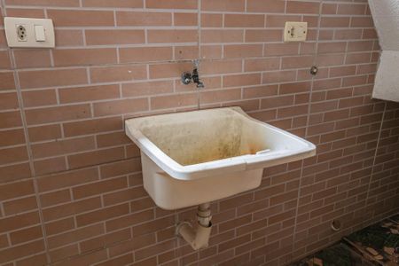 Casa para alugar com 46m², 2 quartos e 1 vaga Casa para alugar com 46m², 2 quartos e 1 vagaÁrea de Serviço