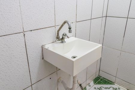 Casa para alugar com 46m², 2 quartos e 1 vaga Casa para alugar com 46m², 2 quartos e 1 vagaBanheiro