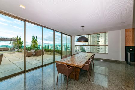 Apartamento à venda com 278m², 4 quartos e 4 vagas Apartamento à venda com 278m², 4 quartos e 4 vagasÁrea comum