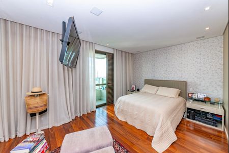 Apartamento à venda com 278m², 4 quartos e 4 vagas Apartamento à venda com 278m², 4 quartos e 4 vagasSuíte 1