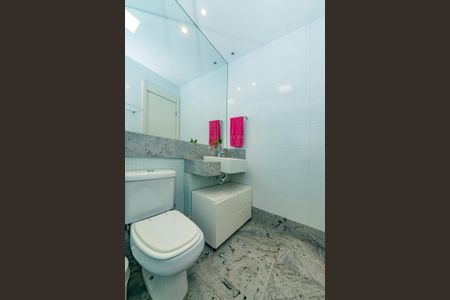 Apartamento à venda com 278m², 4 quartos e 4 vagas Apartamento à venda com 278m², 4 quartos e 4 vagasBanheiro da Suíte 3