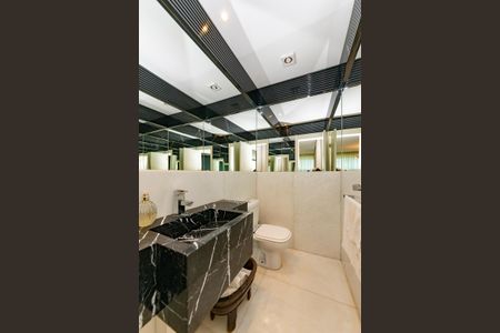 Apartamento à venda com 278m², 4 quartos e 4 vagas Apartamento à venda com 278m², 4 quartos e 4 vagasLavabo